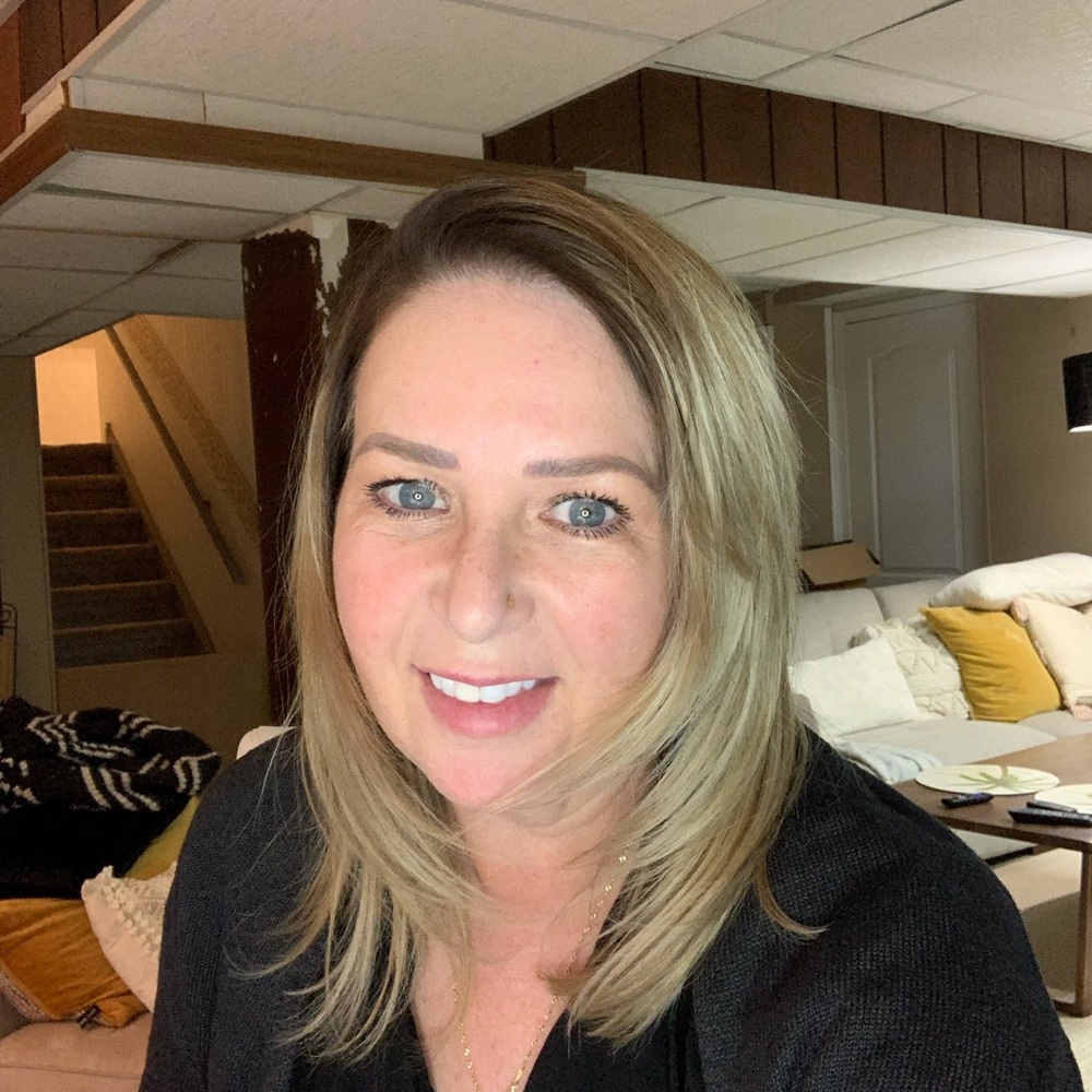 Meet your Posher, Loralee